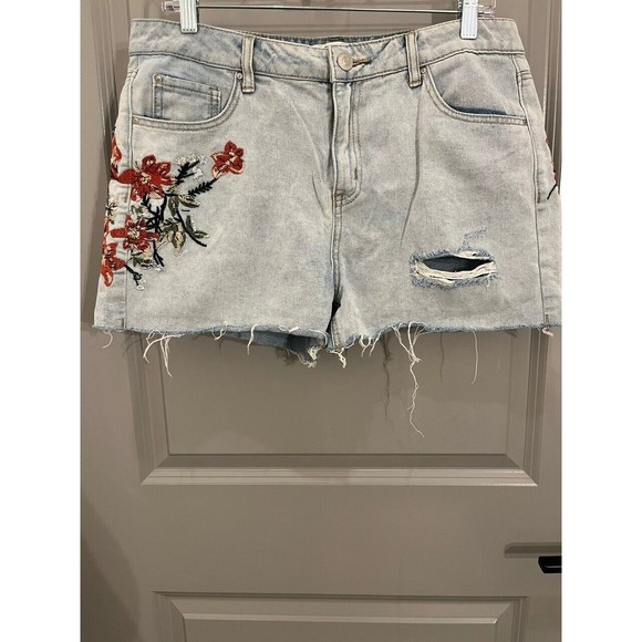 Dex Women's Embroidered Floral Denim Cutoff Shorts Size 31 - Picture 1 of 11